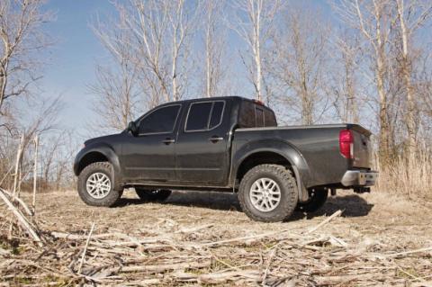 2.5 Inch Nissan Suspension Lift Kit 05-Up Frontier/Xterra Rough Country