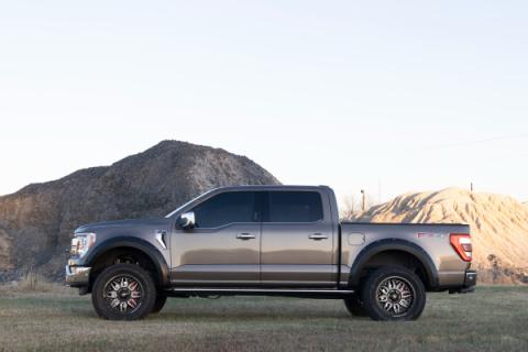 Traditional Pocket Fender Flares Flat Black Ford F-150 2WD/4WD (21-23) Rough Country